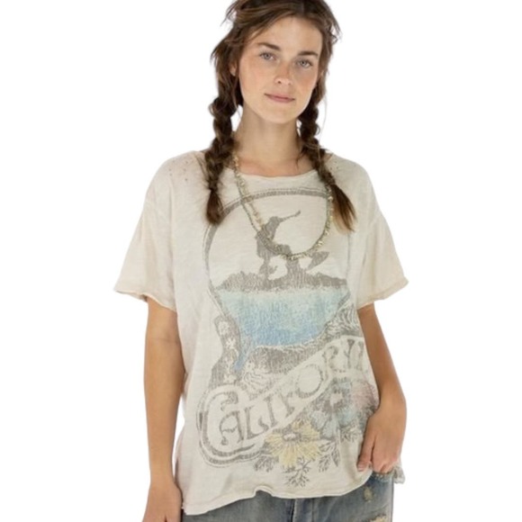 Magnolia Pearl Cream Graphic Tee - Picture 9 of 9